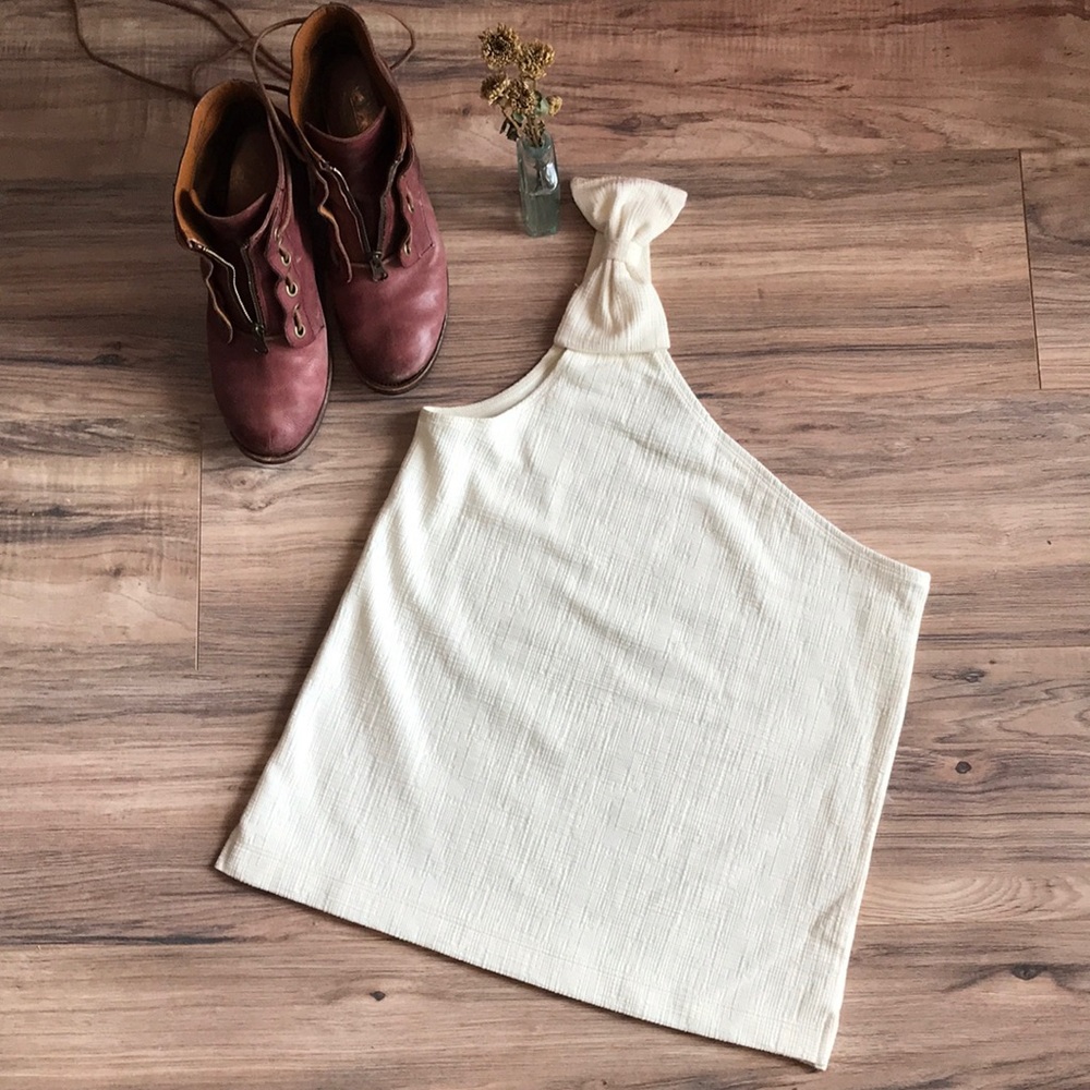 ✨bundle 3/$25 🕊 let’s go to the bridal shower!